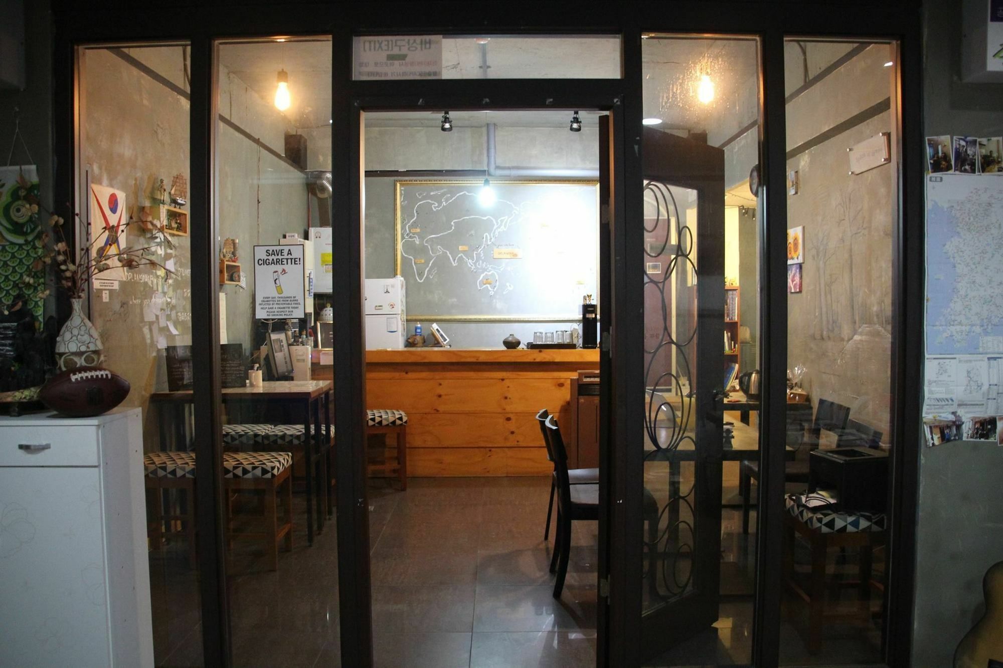 Backpackers' House Hotel Busan Exterior photo